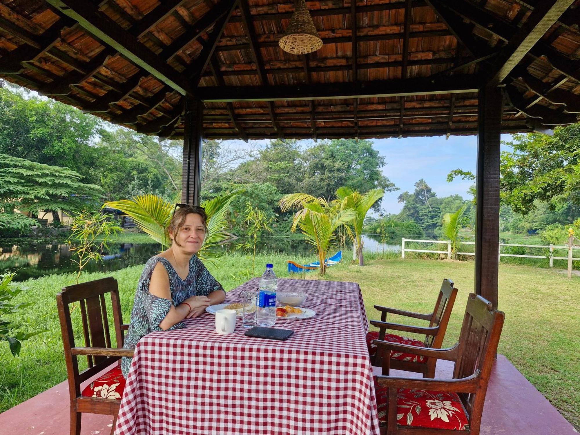 Gypsea Marari Bed & Breakfast Alappuzha Ngoại thất bức ảnh