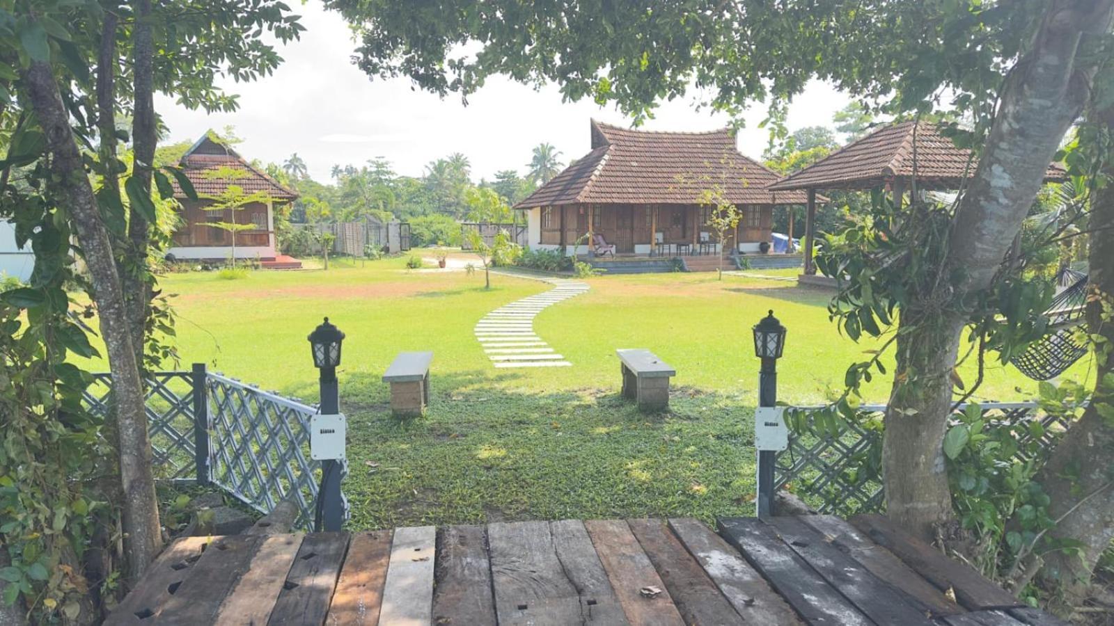 Gypsea Marari Bed & Breakfast Alappuzha Ngoại thất bức ảnh